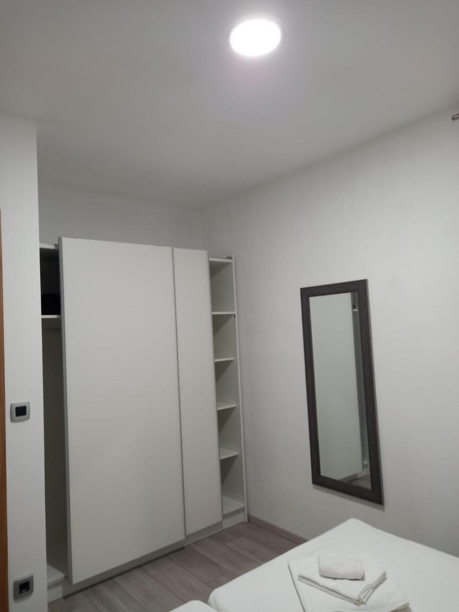 Apartment Neva Split With Free Private Parking Space Exterior foto